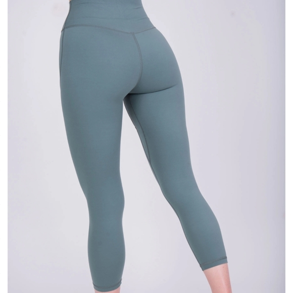 The Shelby Legging 23" - Picture 4 of 4